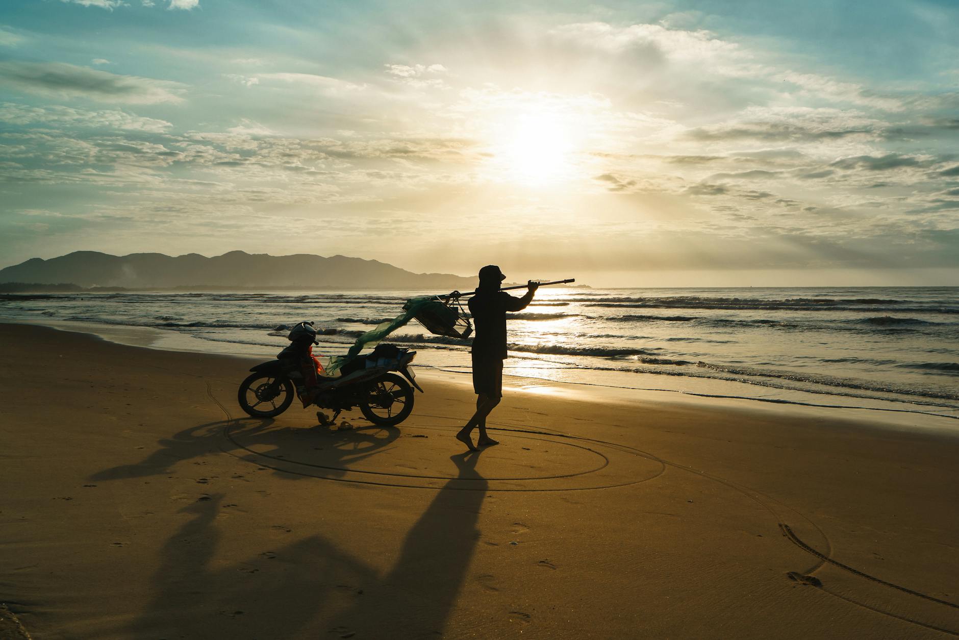 Người dùng đổi ngôn ngữ trong phần cài đặt trên điện thoại